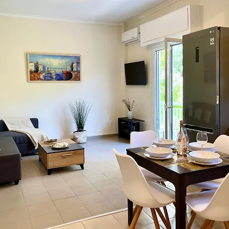 Voula Casita *